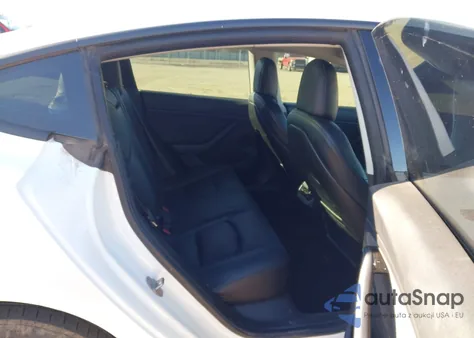 2018 Tesla Model 3 Long Range/Mid Range из США, поврежденный, VIN 5YJ3E1EA6JF038731